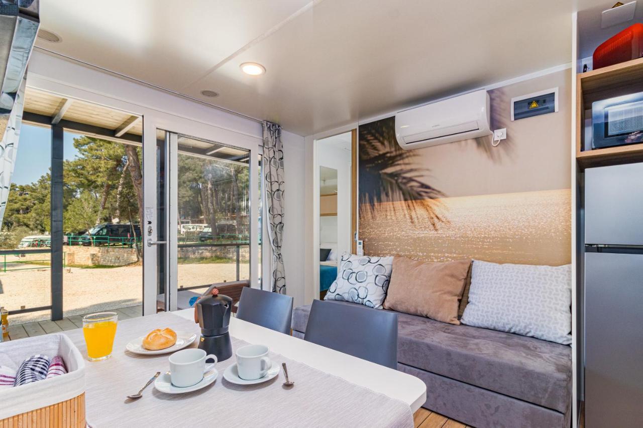 Hemy Casa - Lux Mobile Homes Ровинь Экстерьер фото